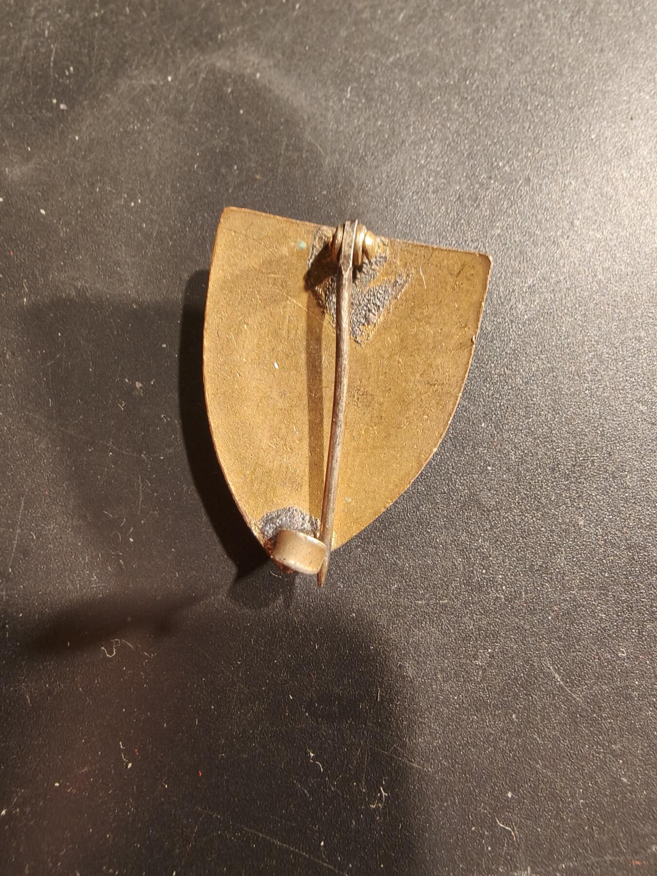 老王徽章第183期 美国西点军校大四学员证章     二战时期横针版    