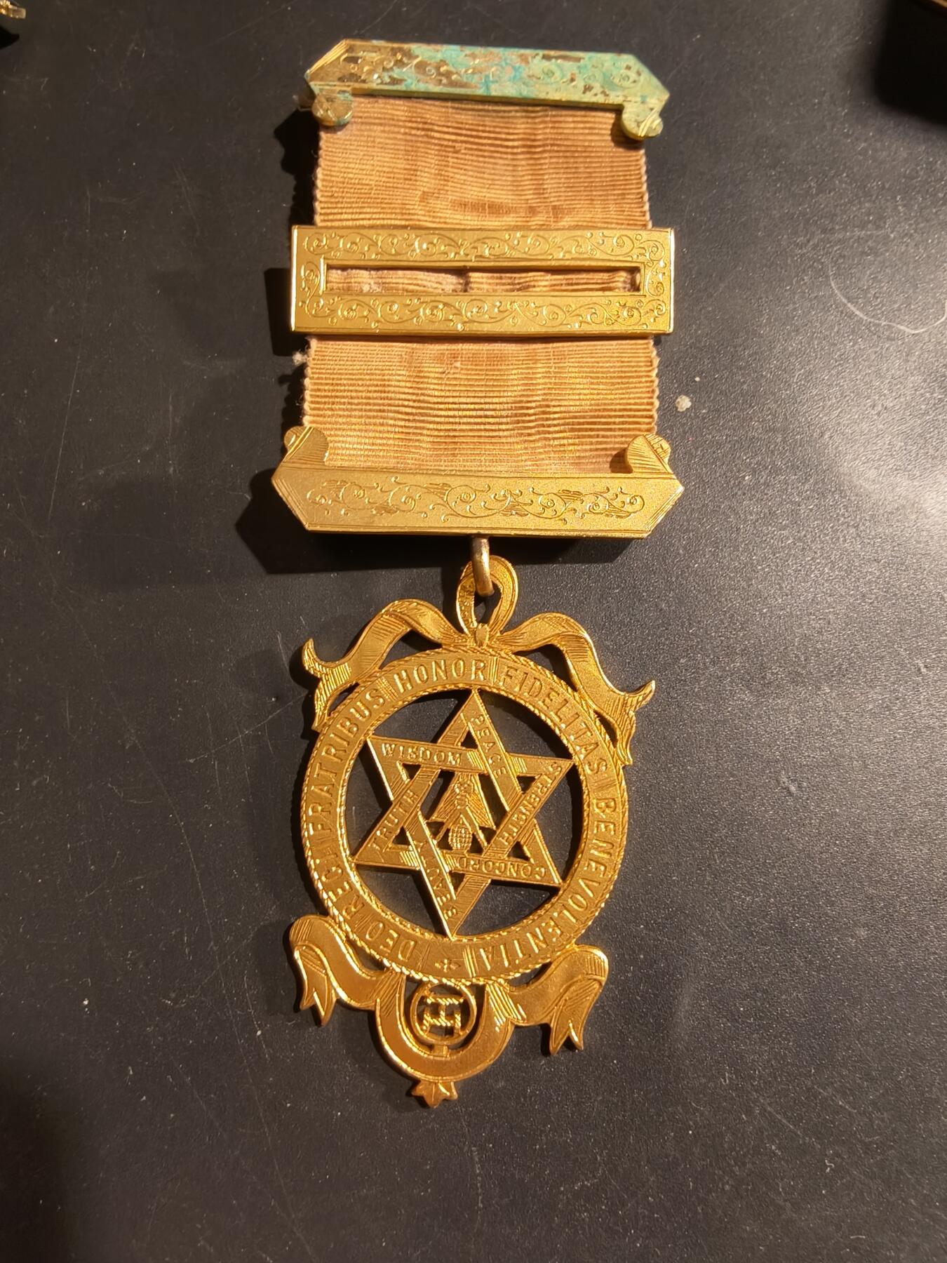 老王徽章第183期 英国共济会奖章