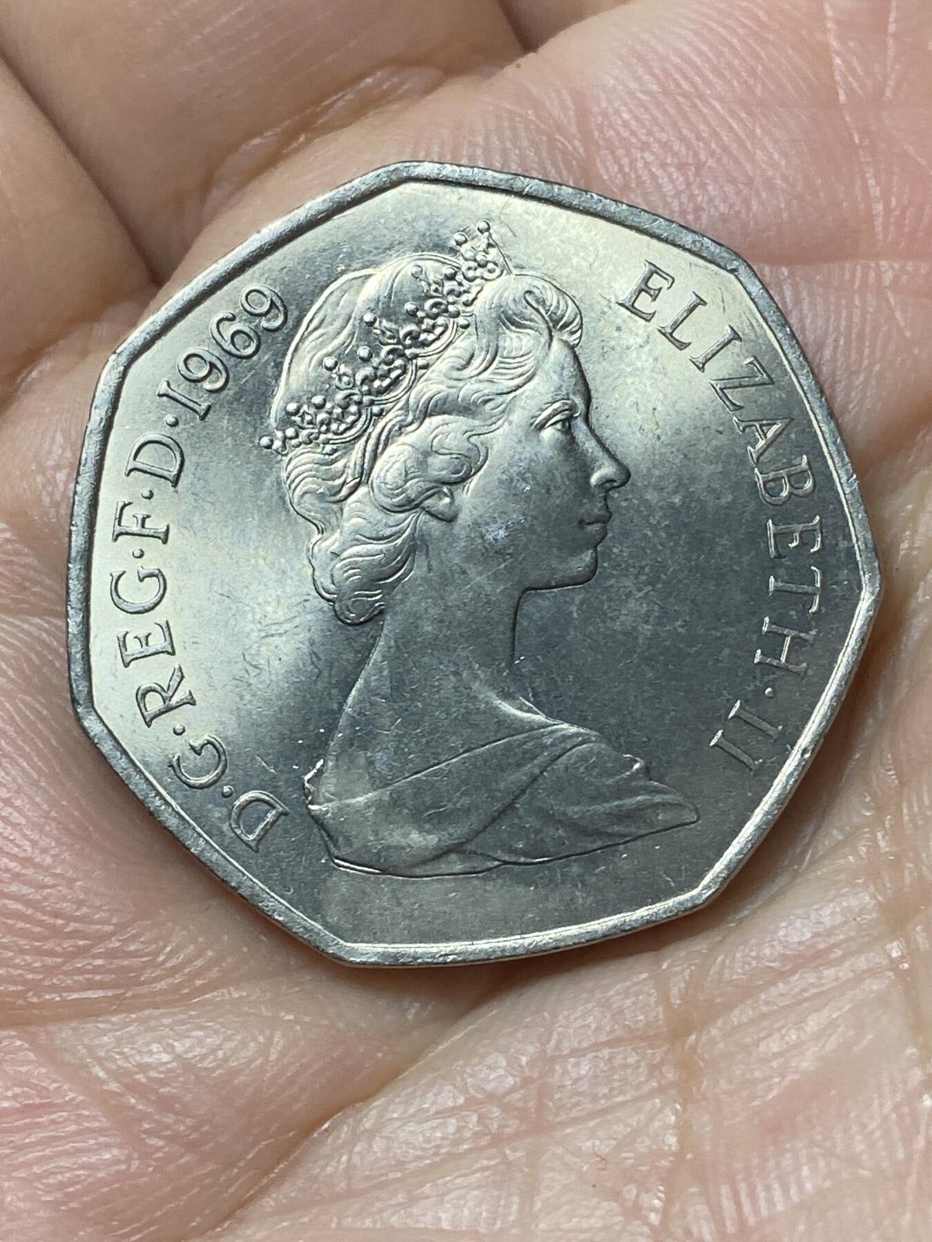 2026年第二十九场(总第一百九十八场）英国一线回流散币新年初九特拍场第一场(免佣金) 英国🇬🇧1969年50新便士(伊丽莎白二世中年花冠，十进制第一版首发年)