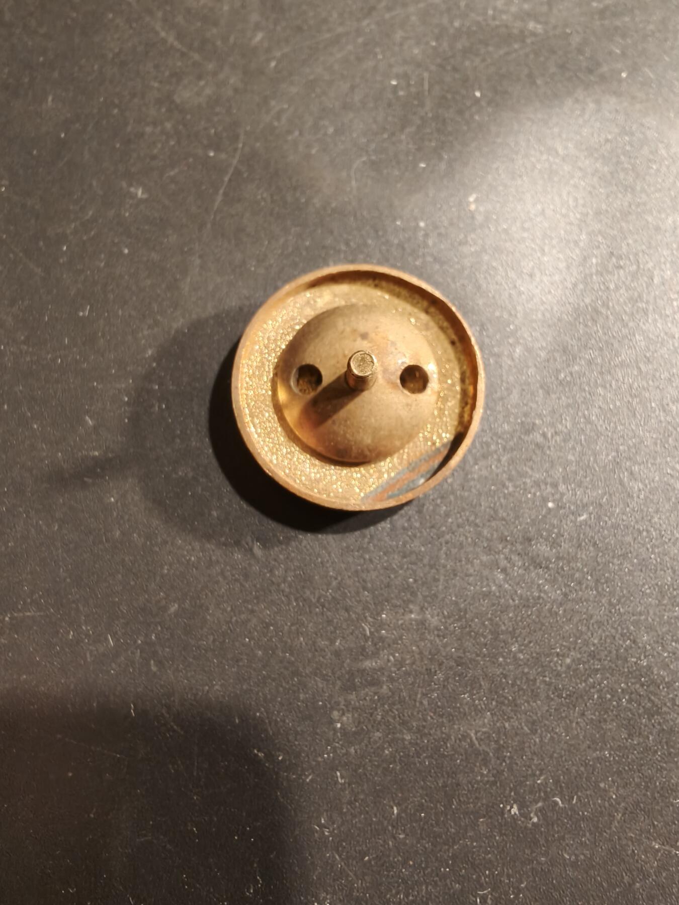 老王徽章第183期 东德证章