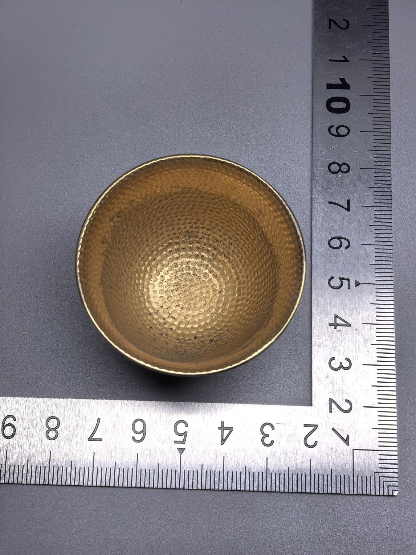 小驴勋章奖章收藏2月22日周日晚六点拍卖（珍爱和平，收藏战争，铭记历史，勿忘国耻，忠党爱国。有偿代拍，送拍规则在简介最后，参拍须阅读规则后再参拍，关系到运费包装发货时效真假辨别等关键信息，拍卖时不再发原图，看大图店主微信码在拍卖店铺介绍里） 镀金小酒杯