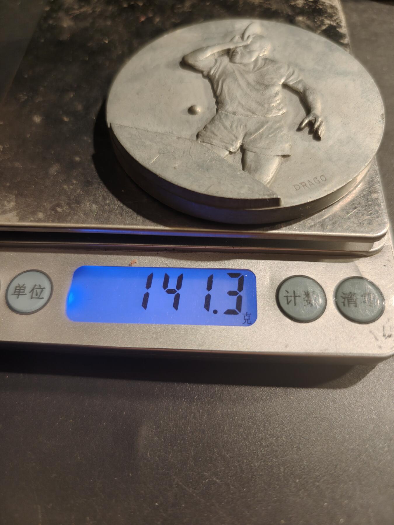 老王徽章第183期 法国乒乓球运动纪念章     直径66mm     重量141.3g