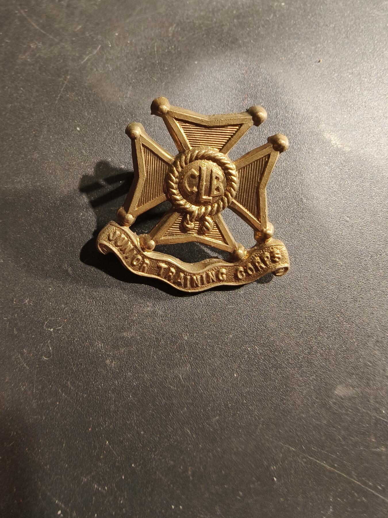 老王徽章第183期 英国教会少年团少年训练队帽徽    一战时期