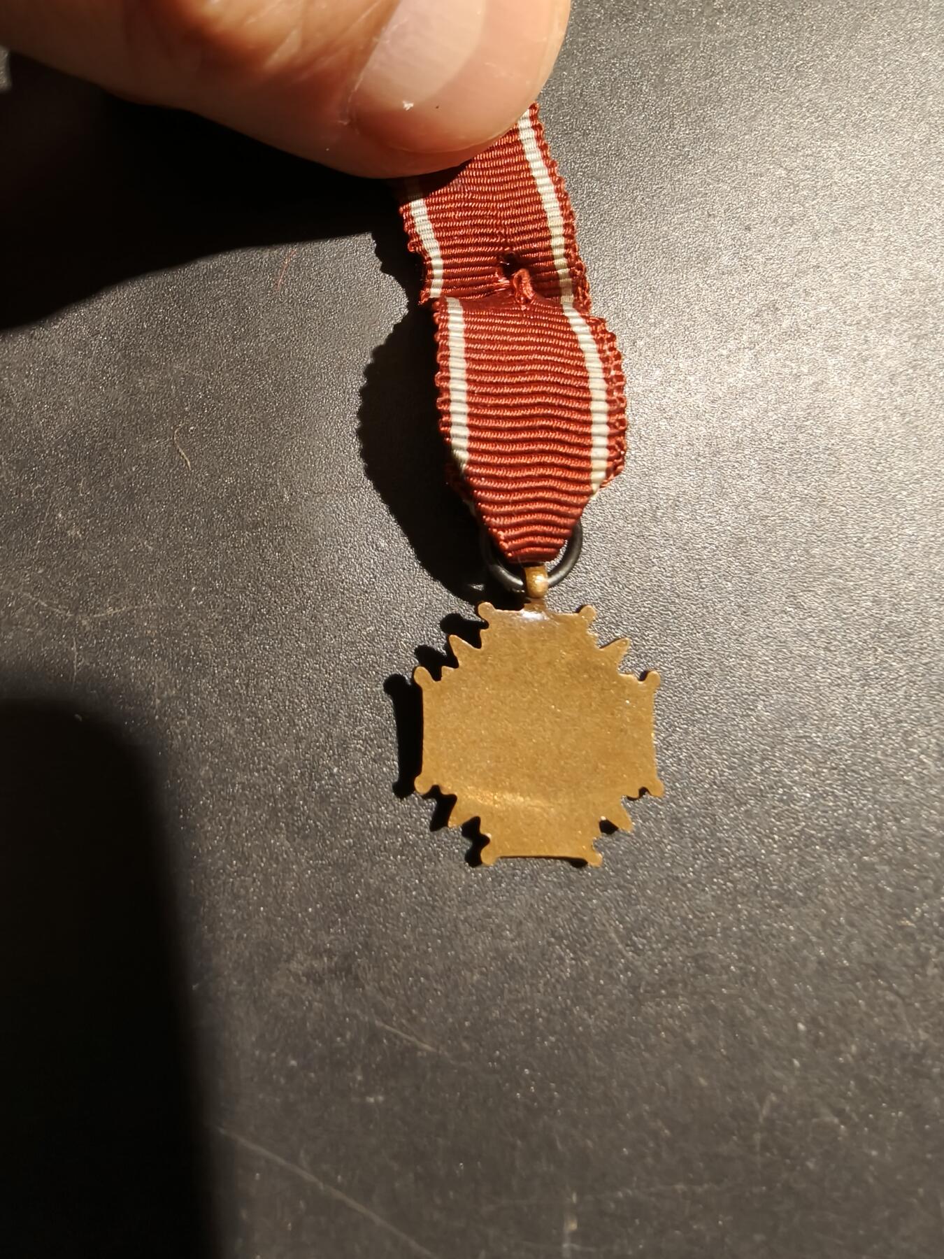 老王徽章第183期 波兰人共铜级功绩勋章迷你章