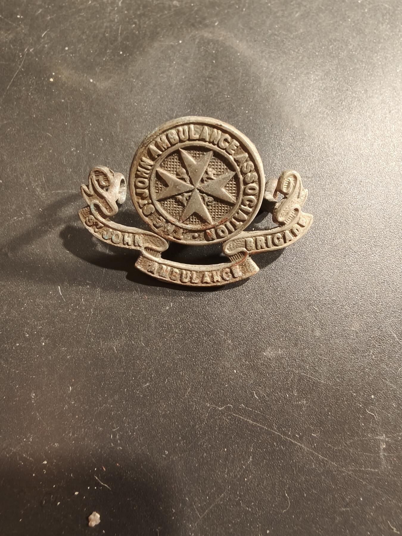 老王徽章第183期 英国圣约翰急救旅帽徽    二战时期