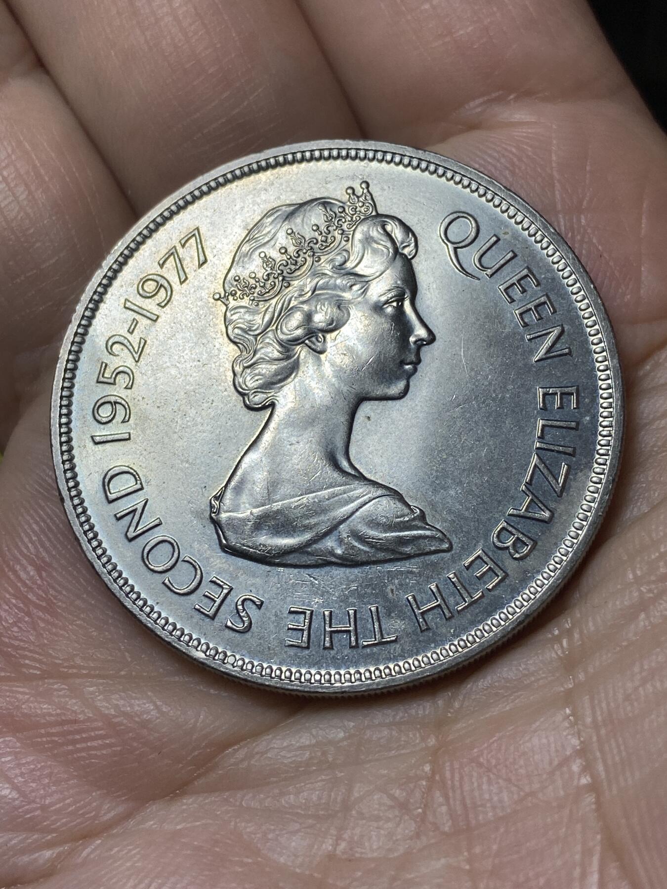 2026年第二十九场(总第一百九十八场）英国一线回流散币新年初九特拍场第一场(免佣金) 好品英属泽西岛🇯🇪1977年25便士克朗型大币(伊丽莎白二世登基25周年银禧纪念币)