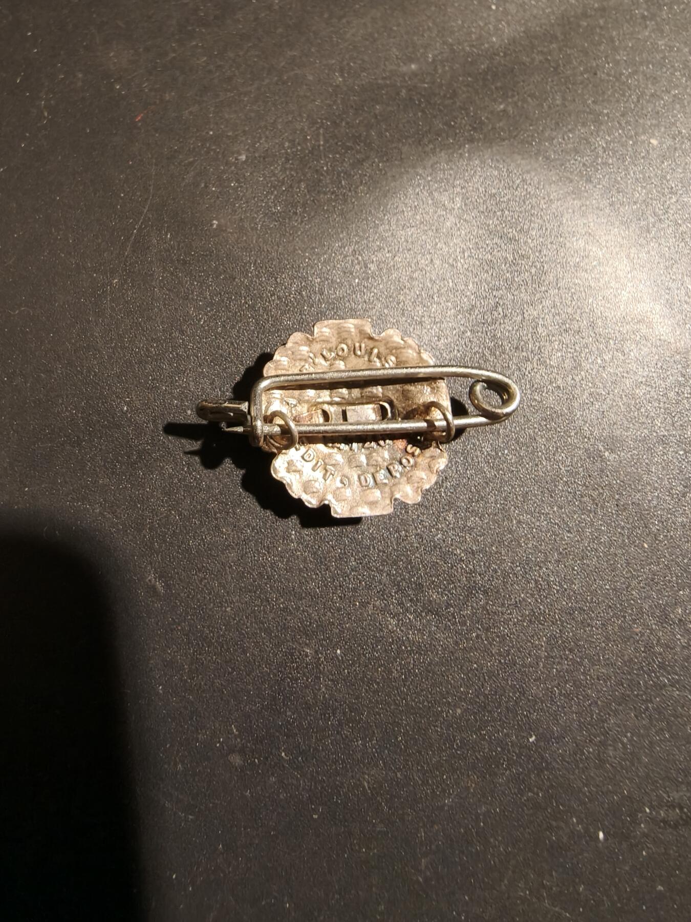 老王徽章第183期 法国红十字会无偿献血证章