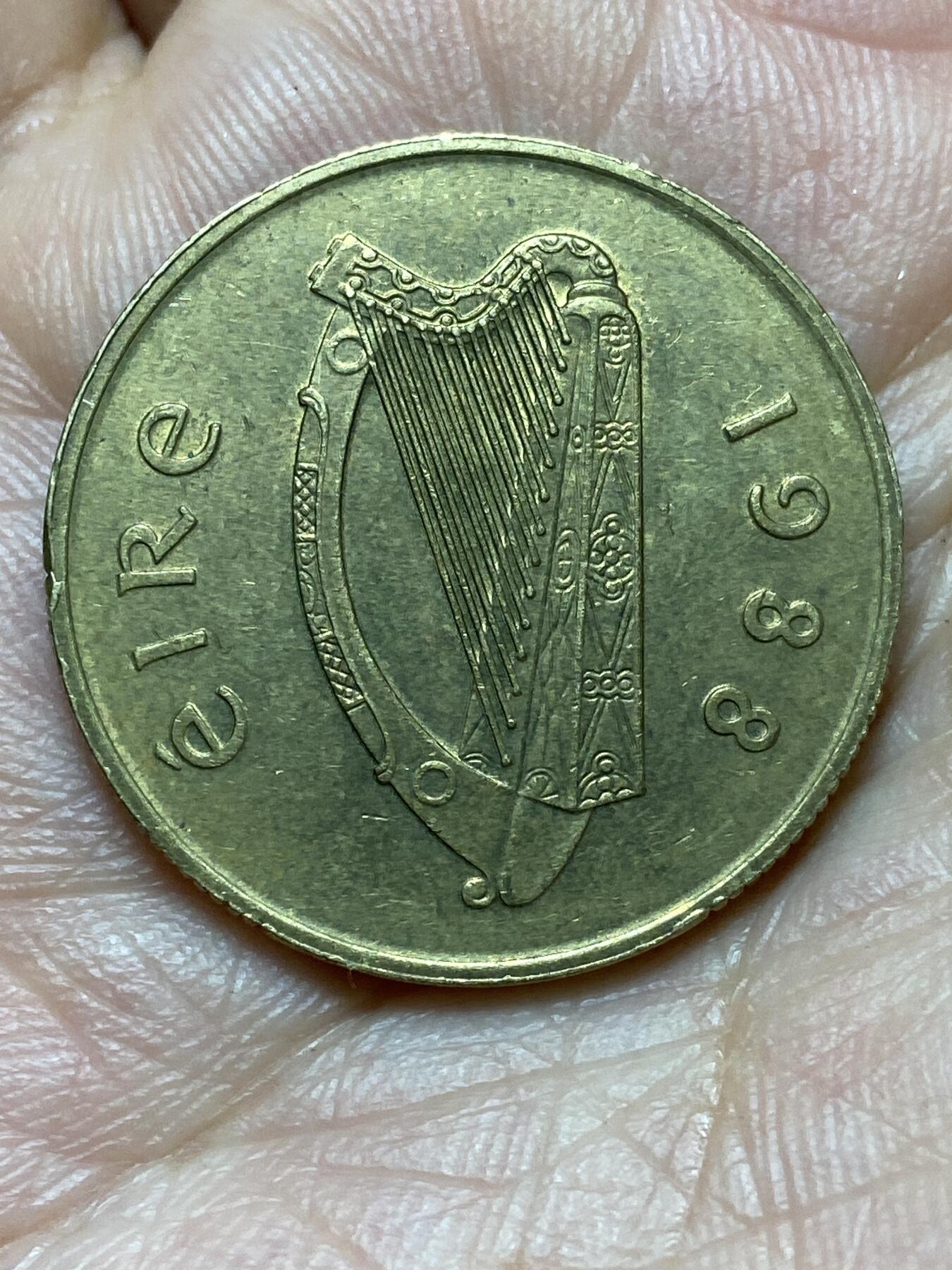 2026年第二十九场(总第一百九十八场）英国一线回流散币新年初九特拍场第一场(免佣金) 爱尔兰🇮🇪1988年20便士(共和国时期第二套)