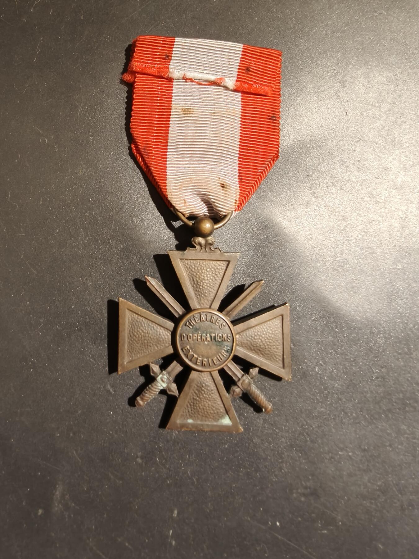 老王徽章第183期 法国海外行动版战争十字奖章    一颗铜星勋饰