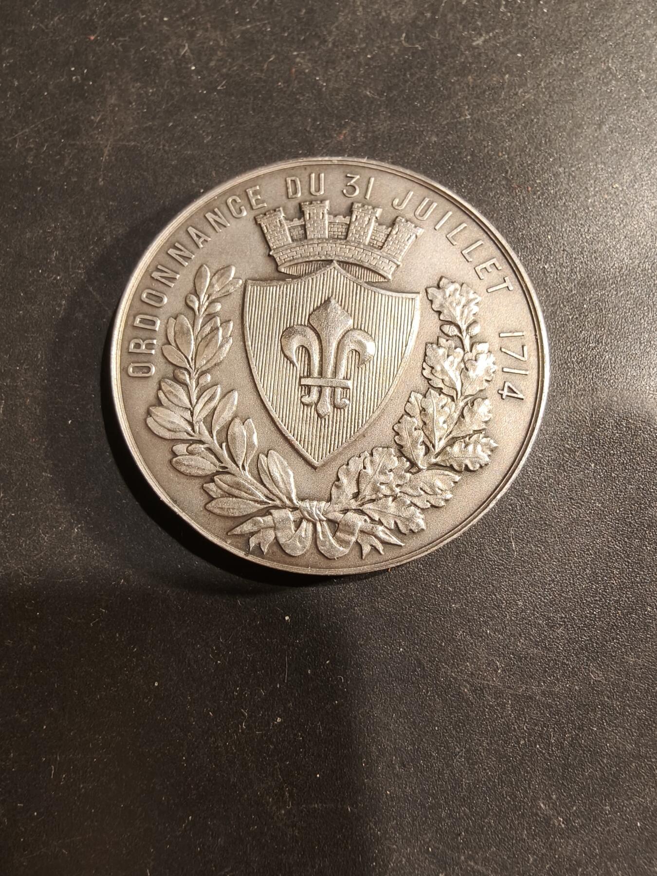 老王徽章第183期 法国里尔商会大银章    950银     直径36mm    重量22.1g