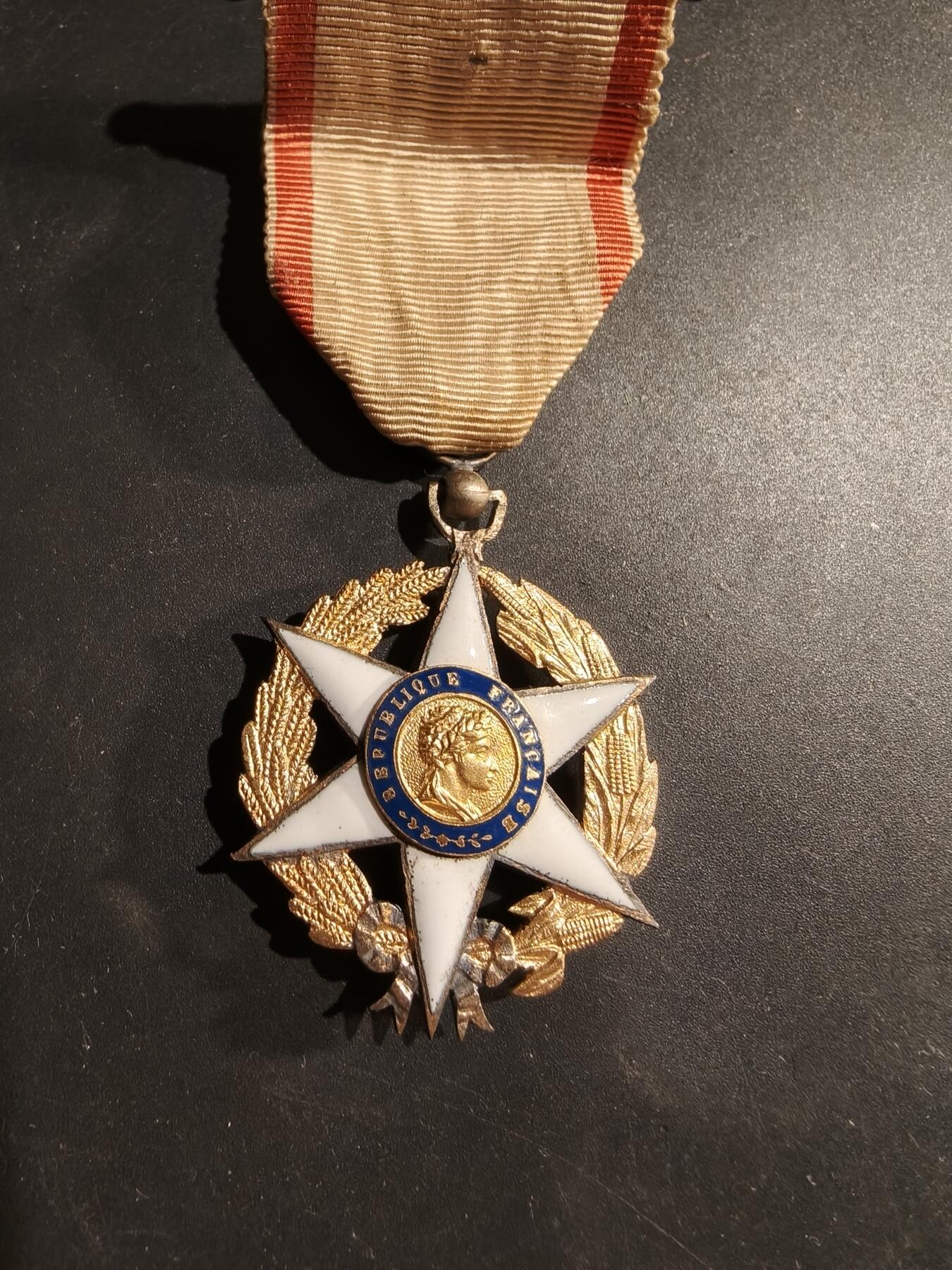 老王徽章第183期 法国骑士级农业功绩勋章    原盒