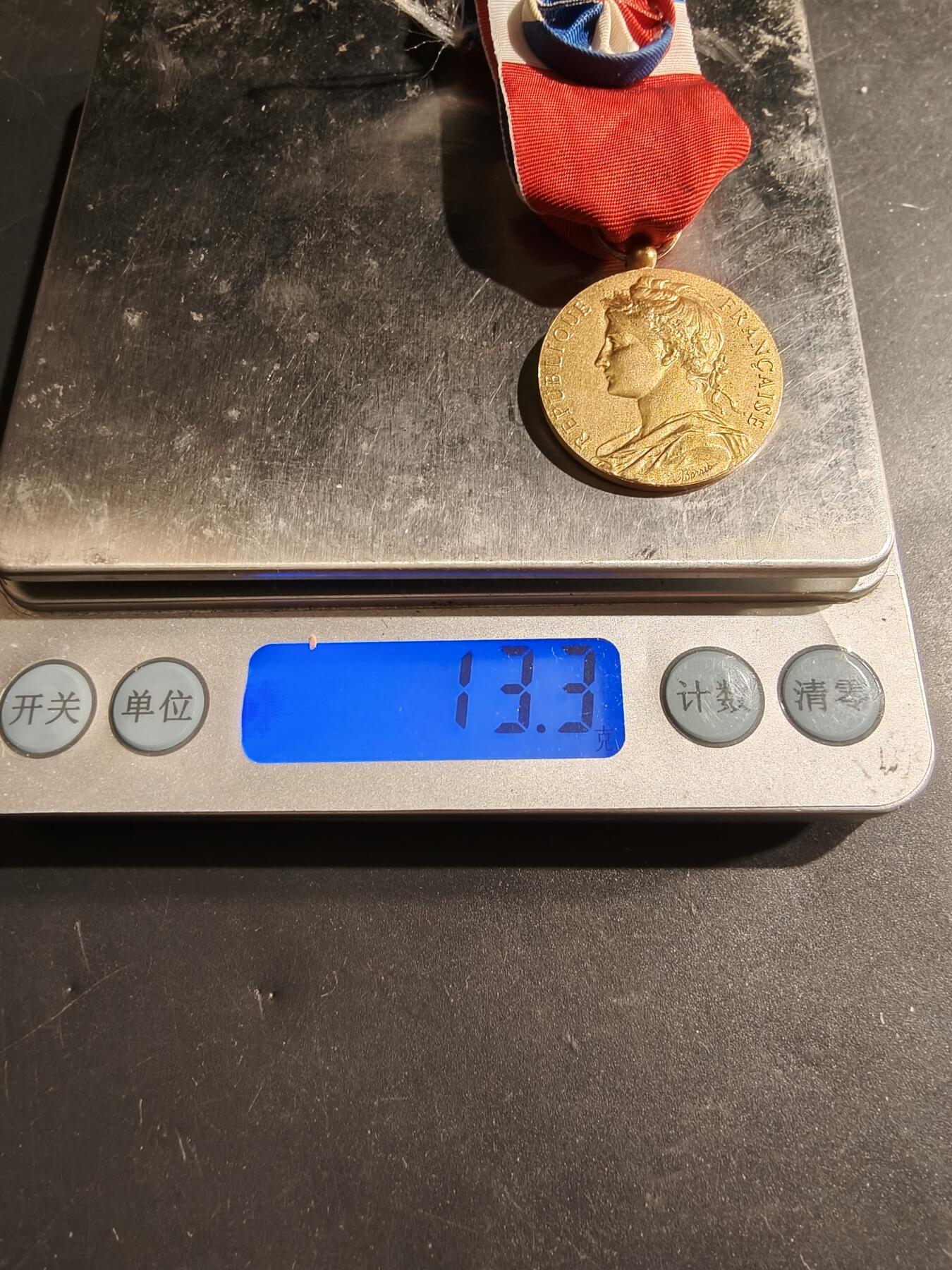 老王徽章第183期 法国金级劳工奖章   950银镀金   1964年实发   13.3g