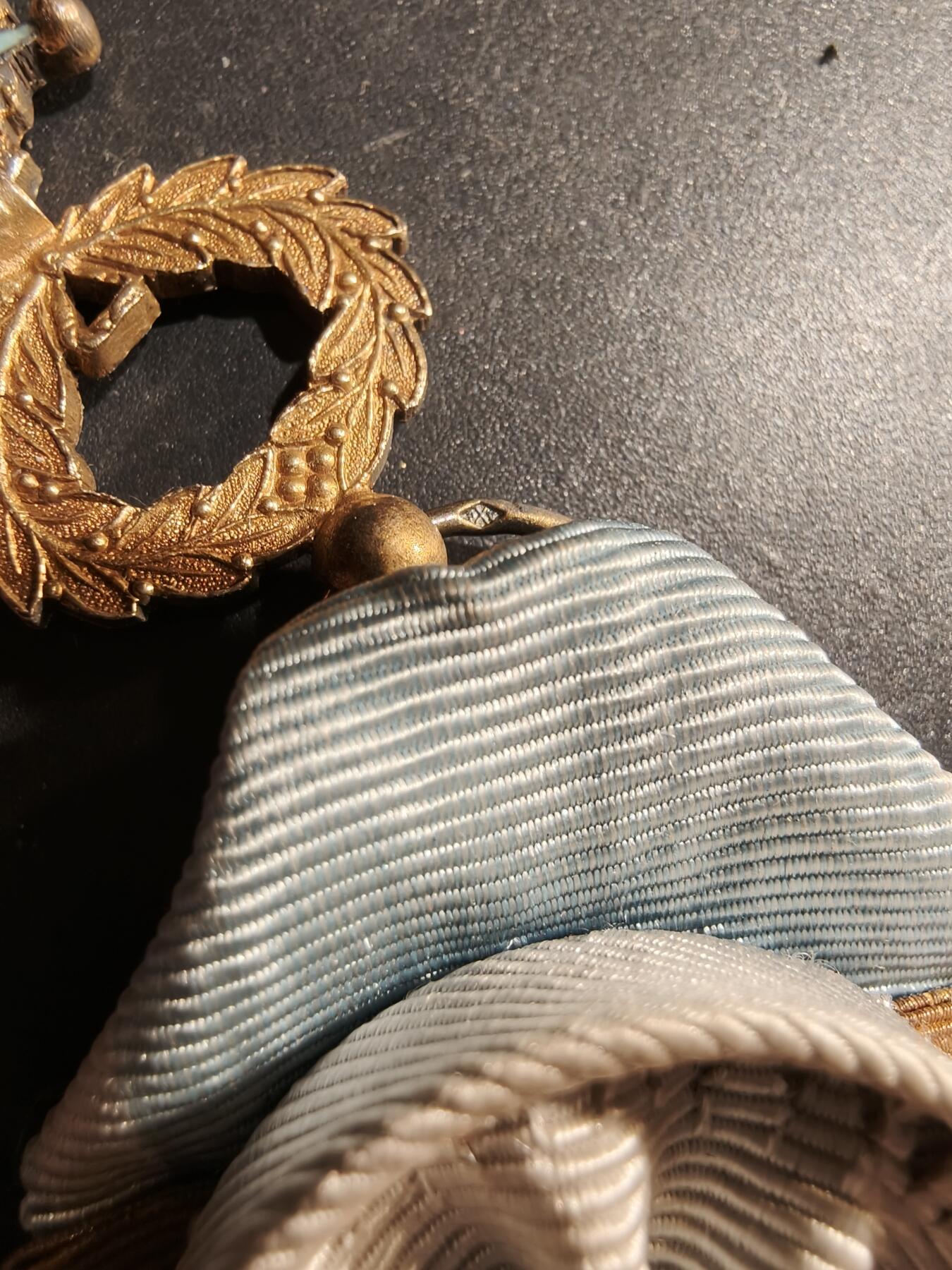 老王徽章第183期 法国军官级艺术、科学与文学协会勋章      原盒    带厂标