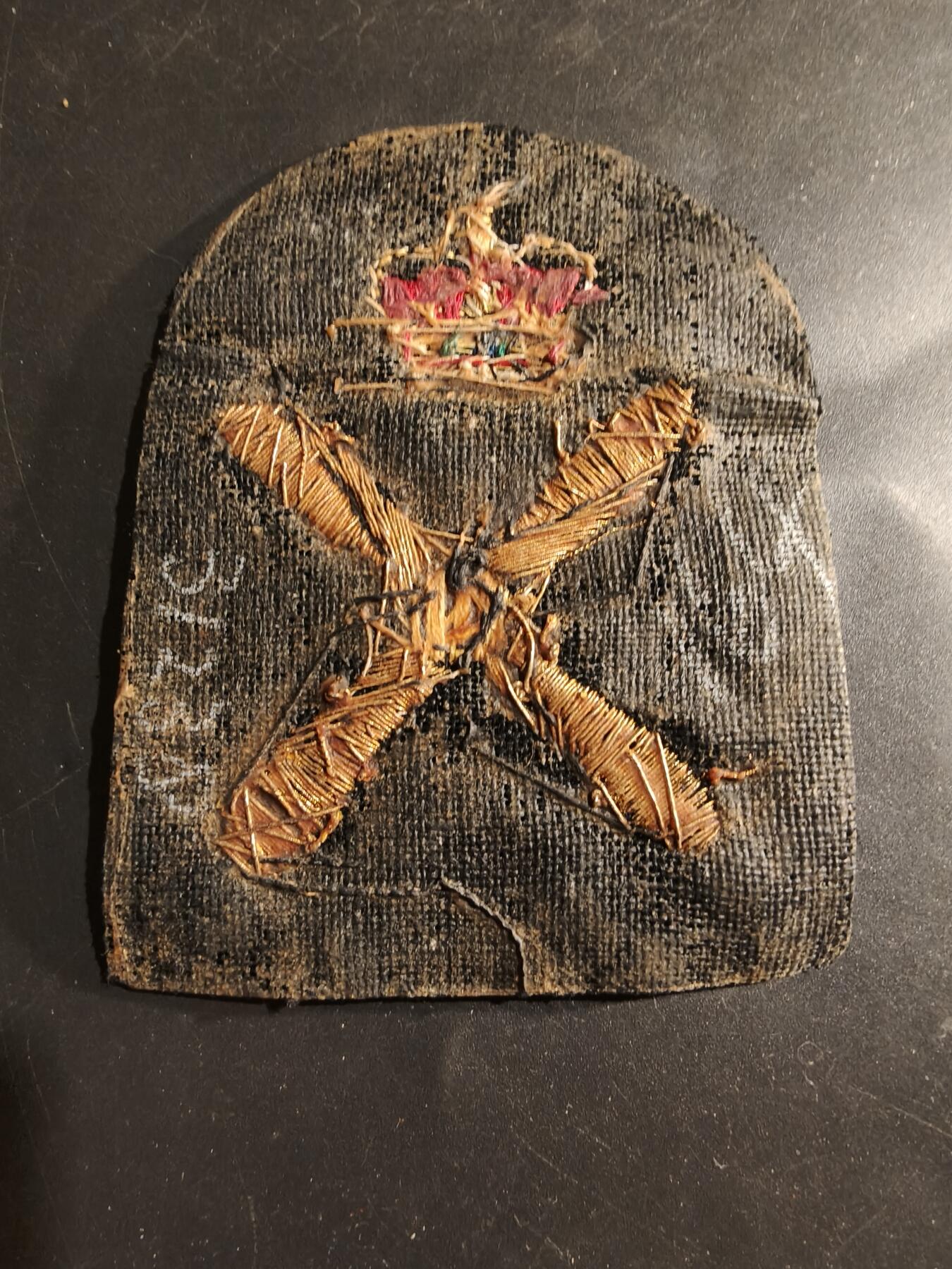 老王徽章第183期 英国女子皇家海军服务队武器分析员技能章    金属丝版本