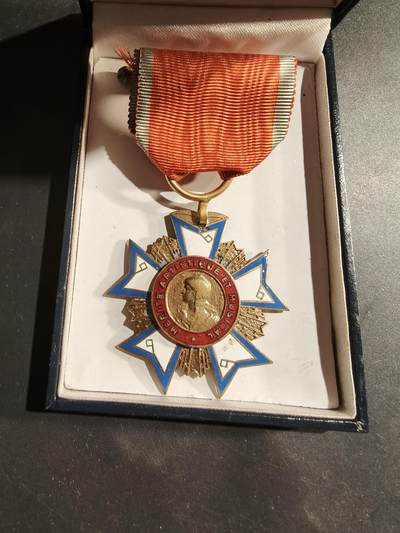 老王徽章第183期 - 法国骑士级艺术与音乐功勋勋章    原盒