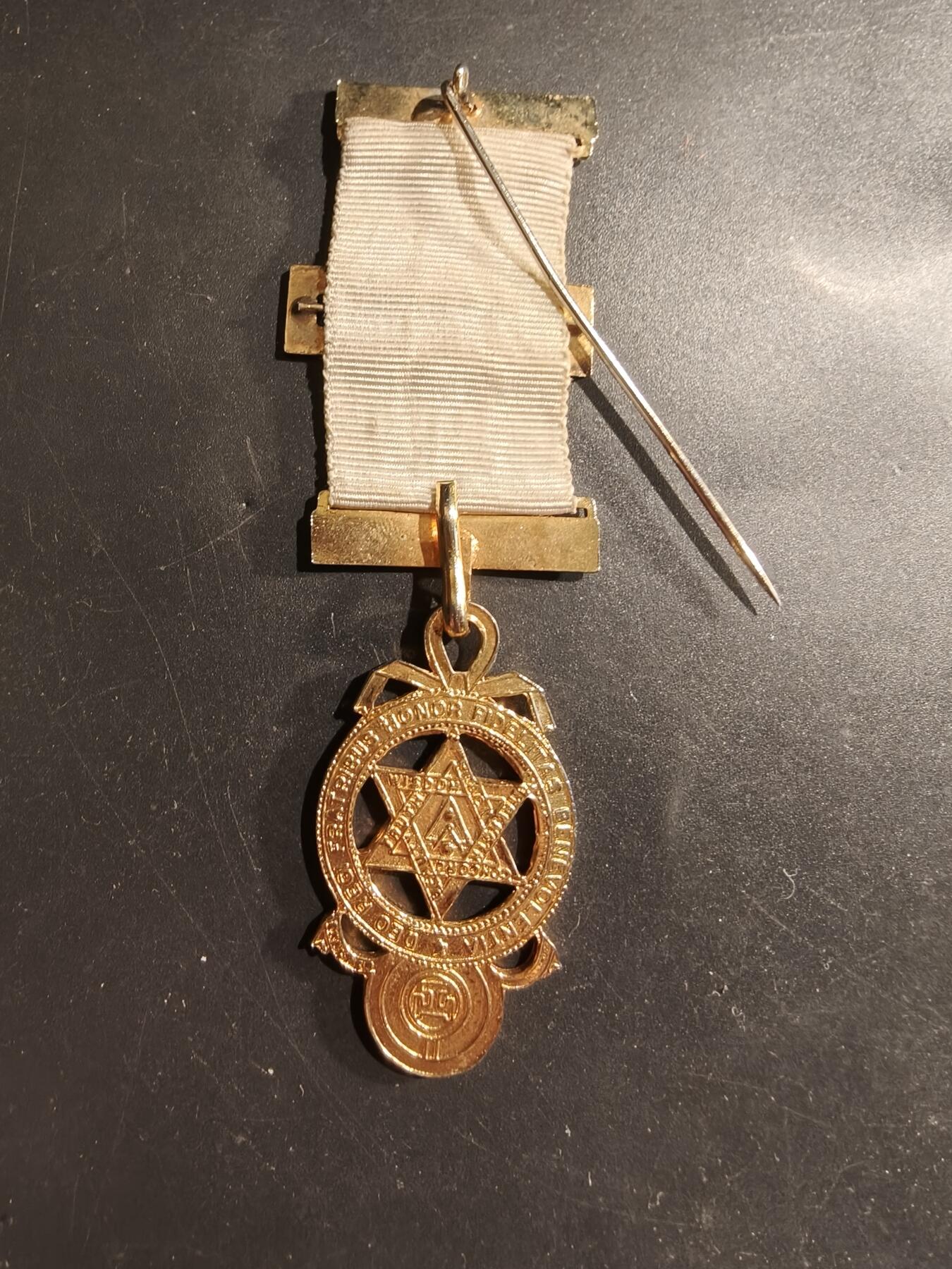 老王徽章第183期 英国共济会奖章