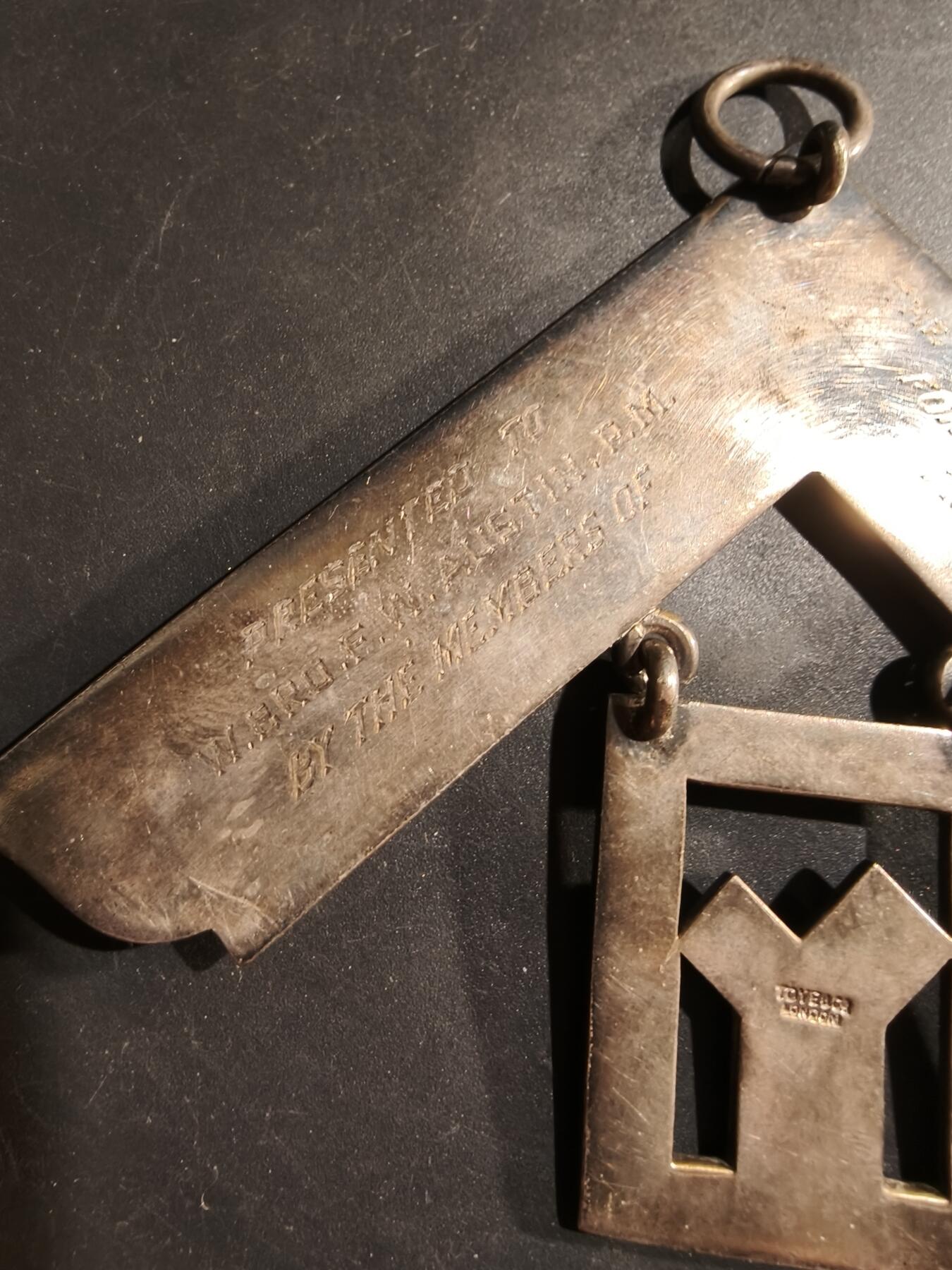 老王徽章第183期 英国共济会勋章    实发二战前版本    厚重大尺寸    带盒子