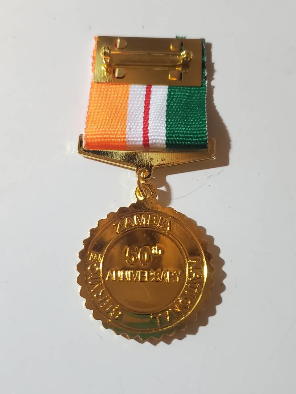 韵星假日军品类拍卖第42期 -- Rimey Holidays Militaria Auction 42 赞比亚共和国国家服务金僖奖章 铜镀金 少见国家 非常厚重 库存品相