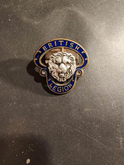 老王徽章第183期 - 英国二战老兵协会证章    铜质珐琅   实发带号