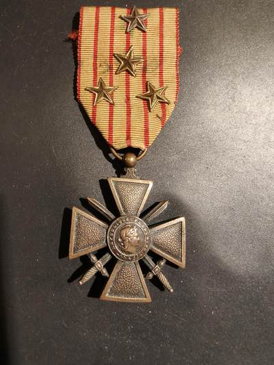 老王徽章第183期 - 法国1918战争十字奖章   四颗铜星勋饰