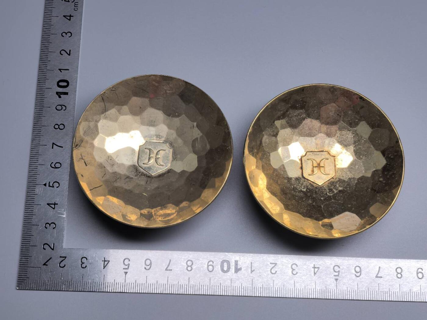 小驴勋章奖章收藏2月22日周日晚六点拍卖（珍爱和平，收藏战争，铭记历史，勿忘国耻，忠党爱国。有偿代拍，送拍规则在简介最后，参拍须阅读规则后再参拍，关系到运费包装发货时效真假辨别等关键信息，拍卖时不再发原图，看大图店主微信码在拍卖店铺介绍里） 镀金酒杯一对