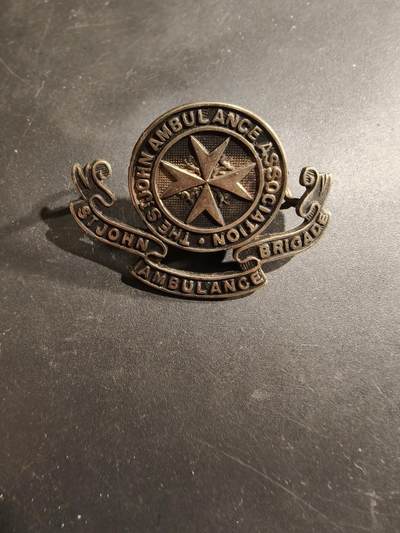 老王徽章第183期 - 英国圣约翰急救旅帽徽    二战时期