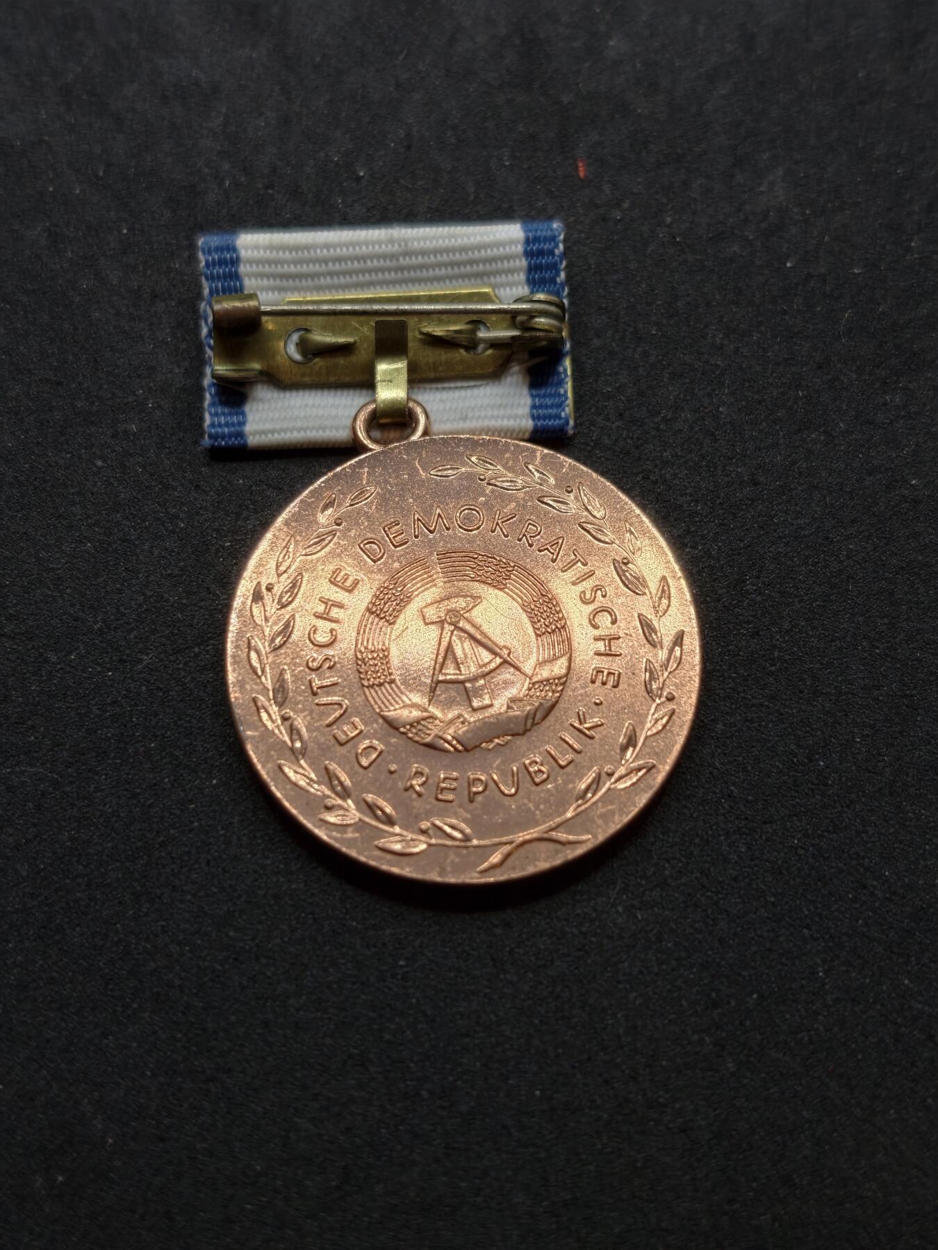 凯旋世界勋赏（持续上新中）（第22期新年大拍）（欢迎送拍）（对拍品有疑问请询问客服，不接受到手刀，出价默认拍品品相。请认真阅读拍卖规则！出价默认已认可！）（收到货请录制开箱视频，无视频概不处理问题。）