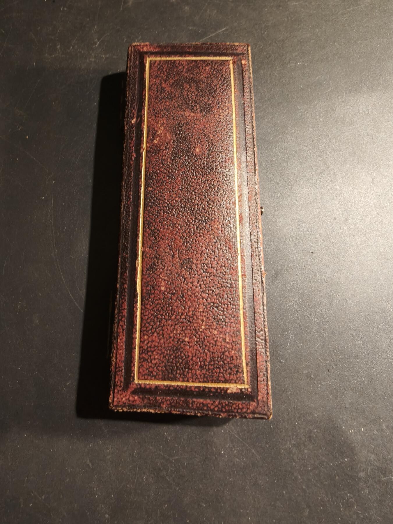 老王徽章第183期 英国皇家野牛兄弟会庆祝国王乔治六世加冕纪念章     实发版本     原盒        