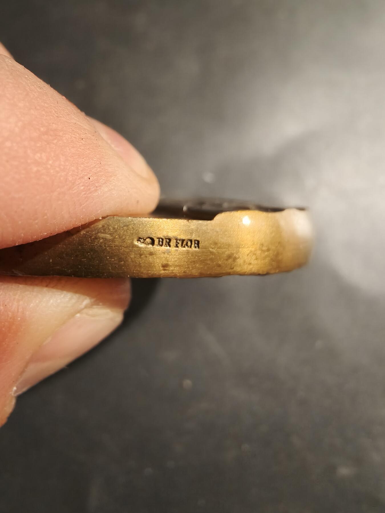 老王徽章第183期 法国SOS儿童村40周年大铜章     直径66mm    重量193.2g