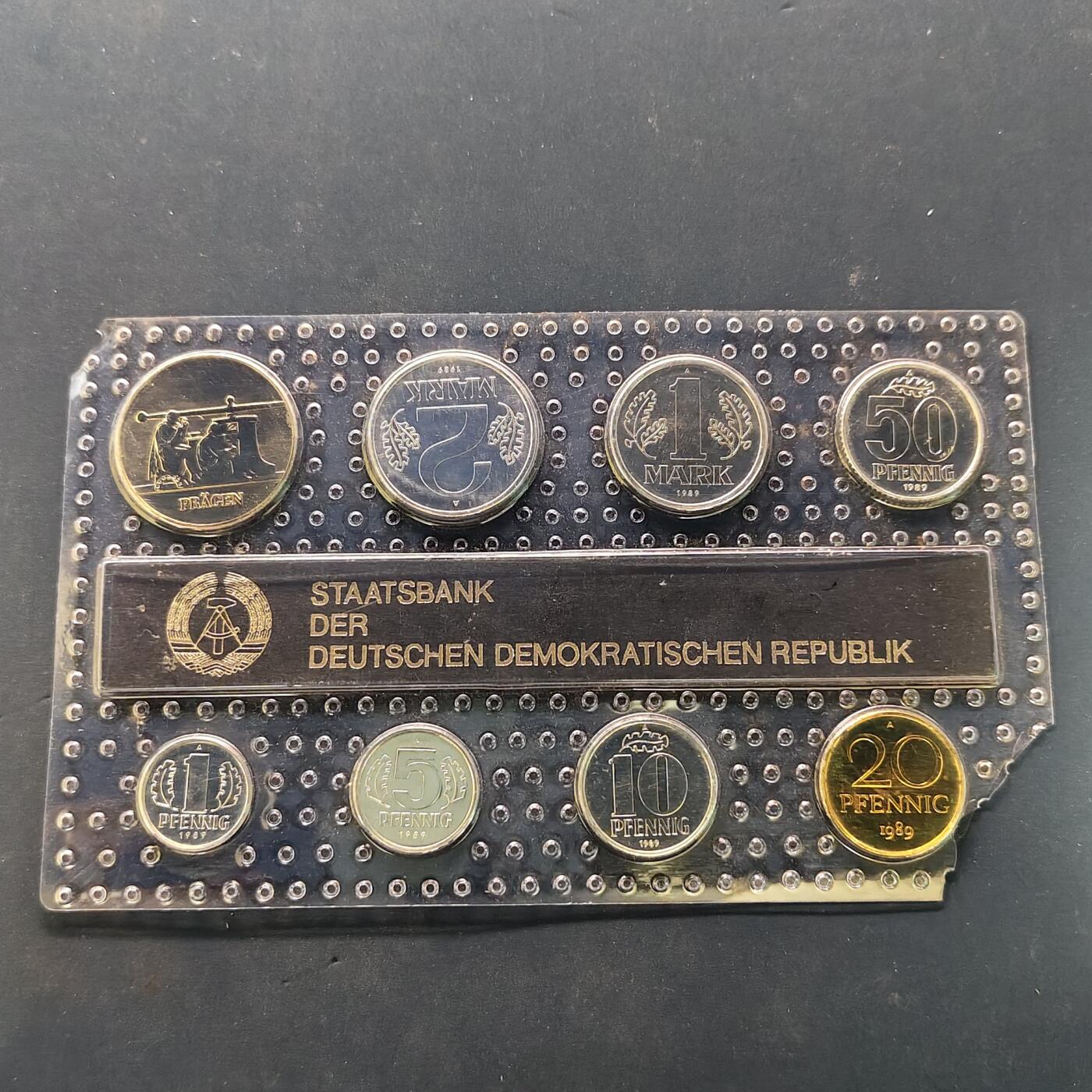 【全场包邮】纯粹捡漏拍504场-更新中 民主德国1989年官方封装7枚套币（含1枚纪念章）