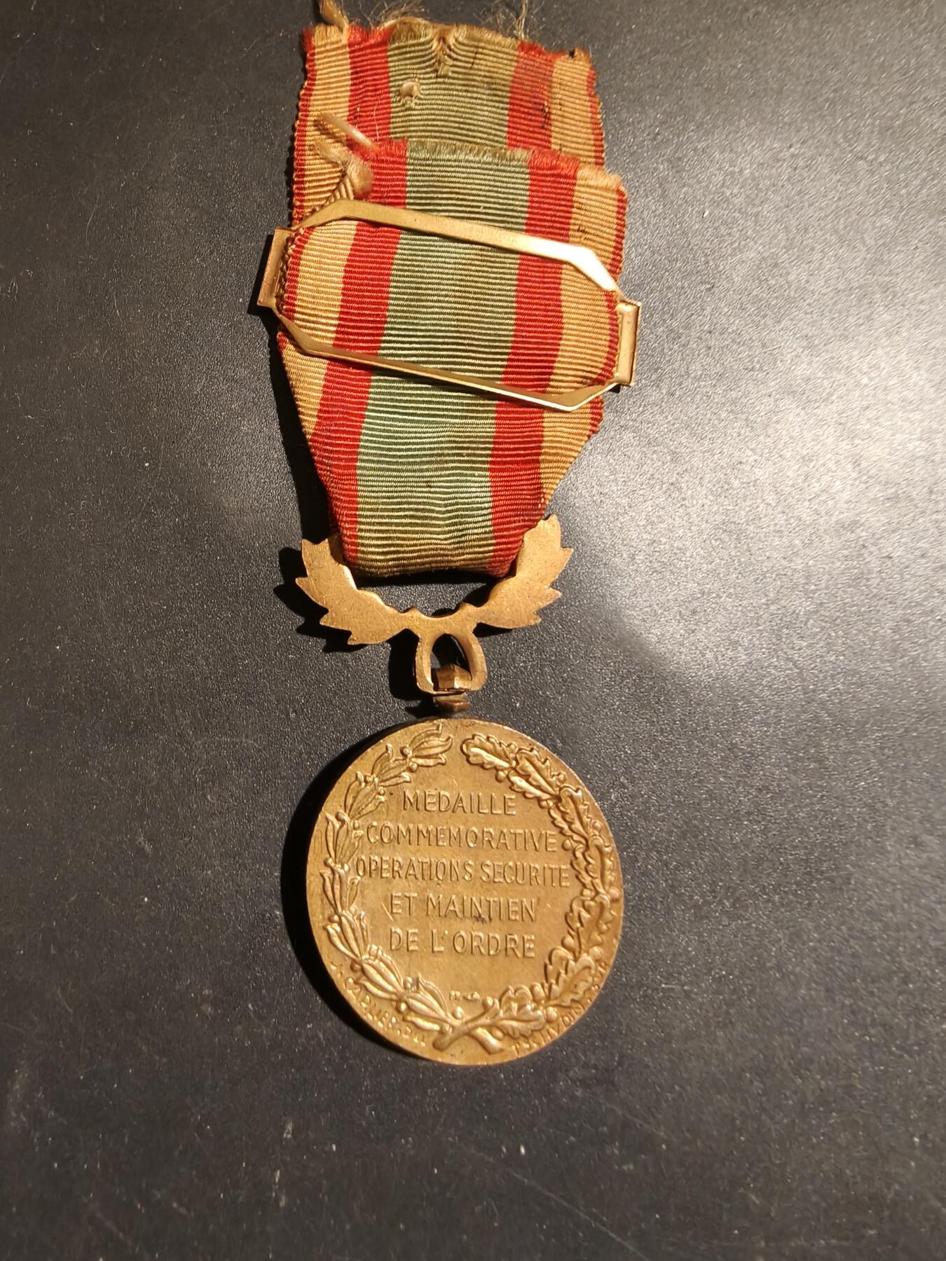老王徽章第183期 法国北非安全行动战役奖章    阿尔及利亚勋条