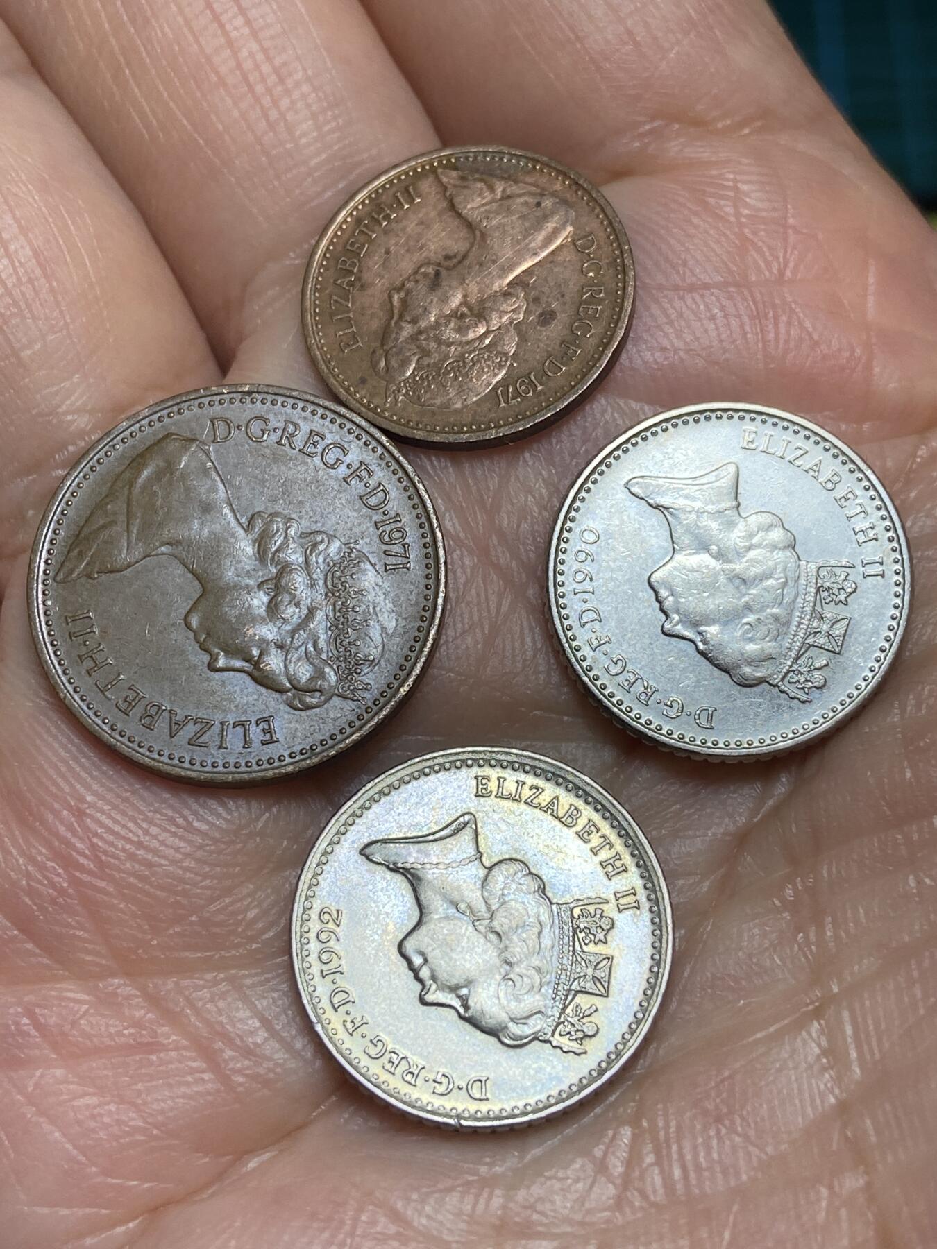 2026年第二十八场(总第一百九十七场）新春初七特拍场(佣金3%最低1元) 英国🇬🇧4枚：1971年1/2新便士，1新便士，1990年92年5便士(伊丽莎白二世中年花冠和中年高冠两个版)