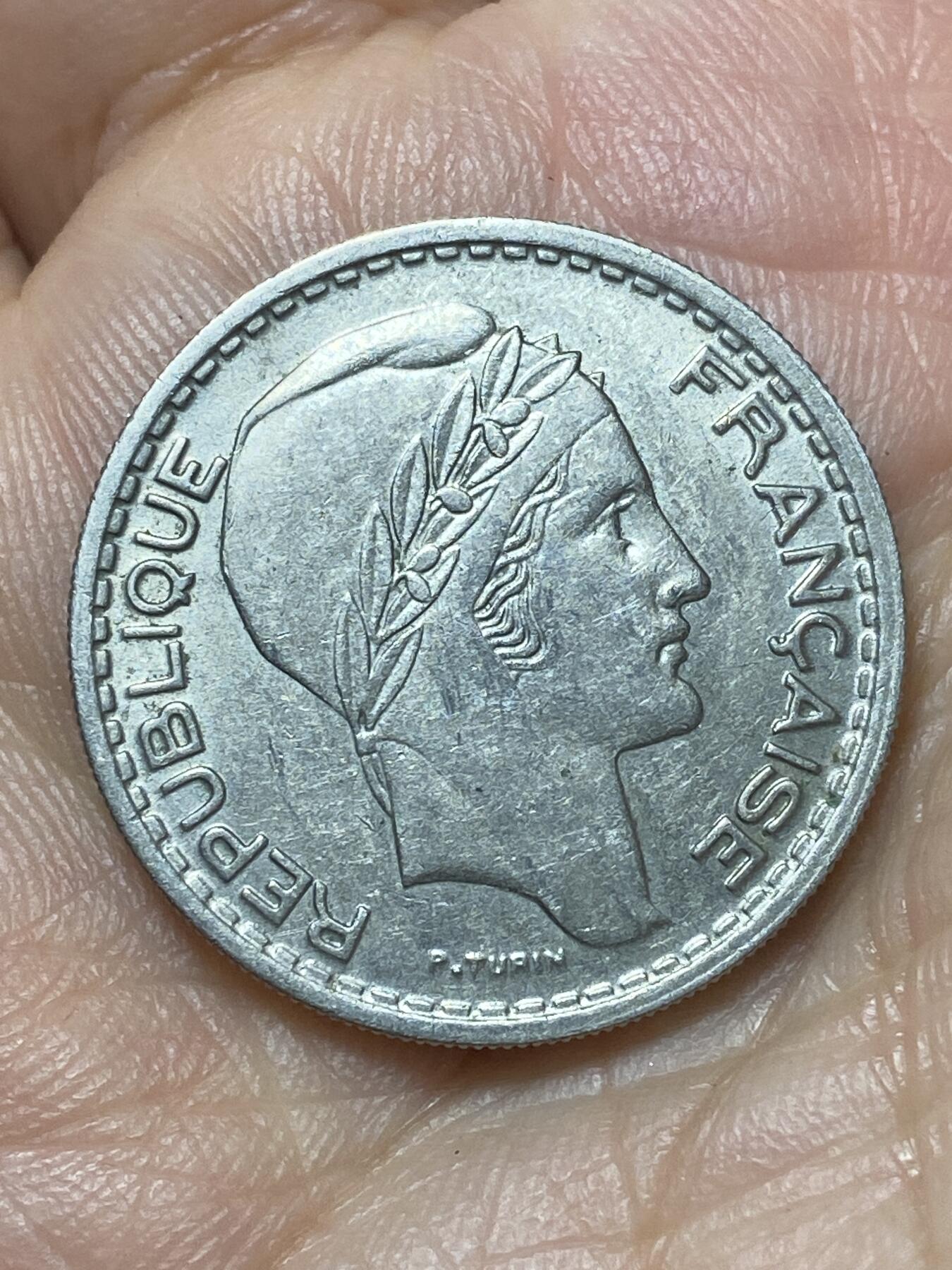 2026年第二十九场(总第一百九十八场）英国一线回流散币新年初九特拍场第一场(免佣金) 法兰西第四共和国1949年10法郎(小头版，关门年仅发行3年)