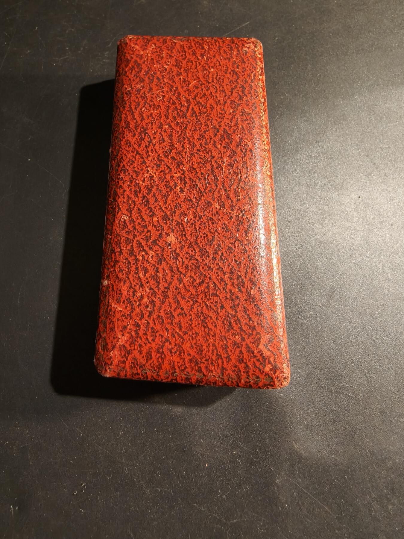 老王徽章第183期 法国军官级艺术、科学与文学协会勋章     原盒