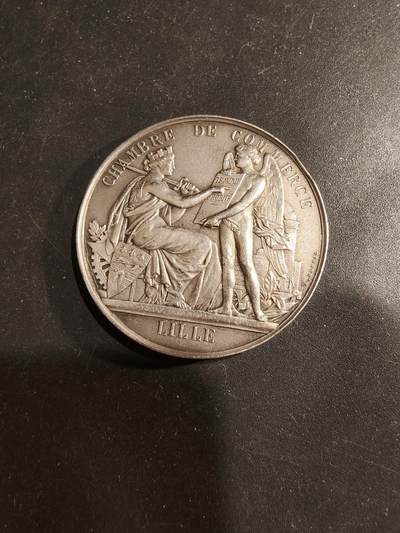 老王徽章第183期 - 法国里尔商会大银章    950银     直径36mm    重量22.1g