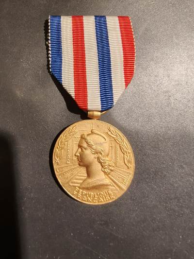 老王徽章第183期 - 法国金级铁路服务奖章     1955年实发