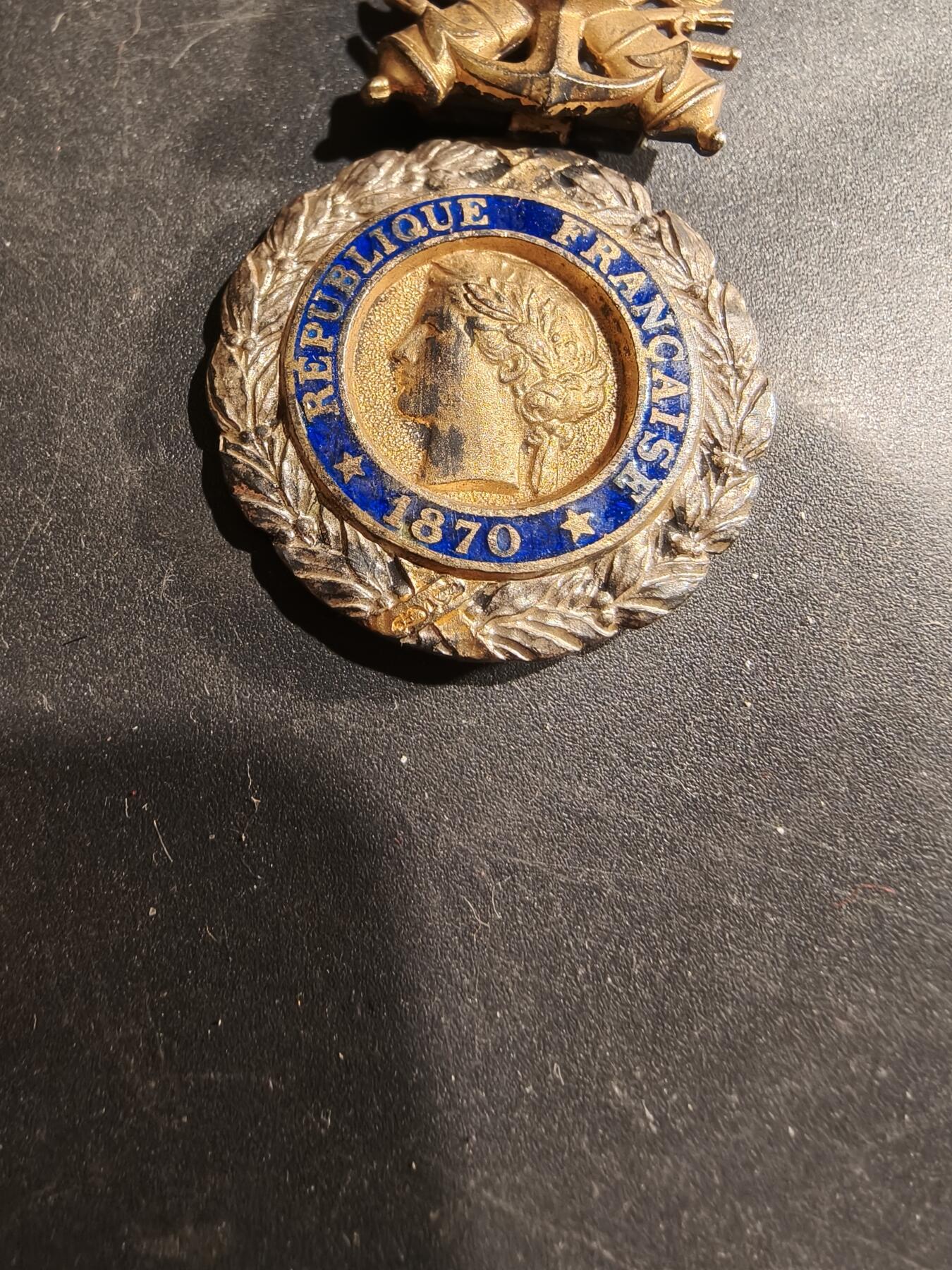 老王徽章第183期 法国军事奖章    三共时期   950银镀金珐琅    20g