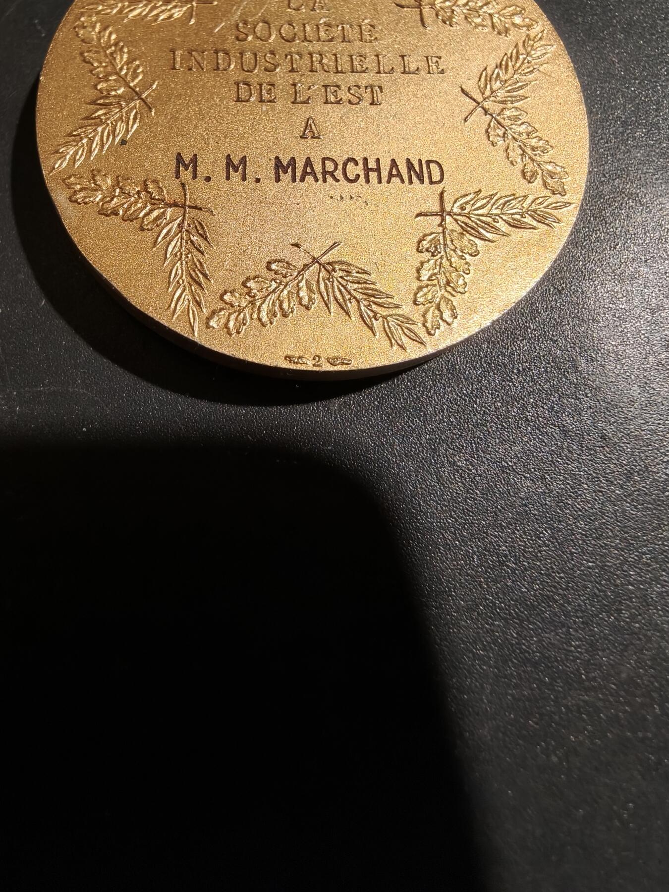 老王徽章第183期 法国金级东方工业协会奖章    800银镀金    29.5g