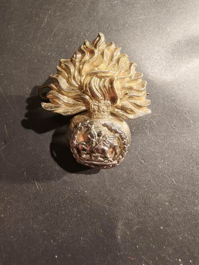 老王徽章第183期 - 英国皇家燧发枪团帽徽    女王时期