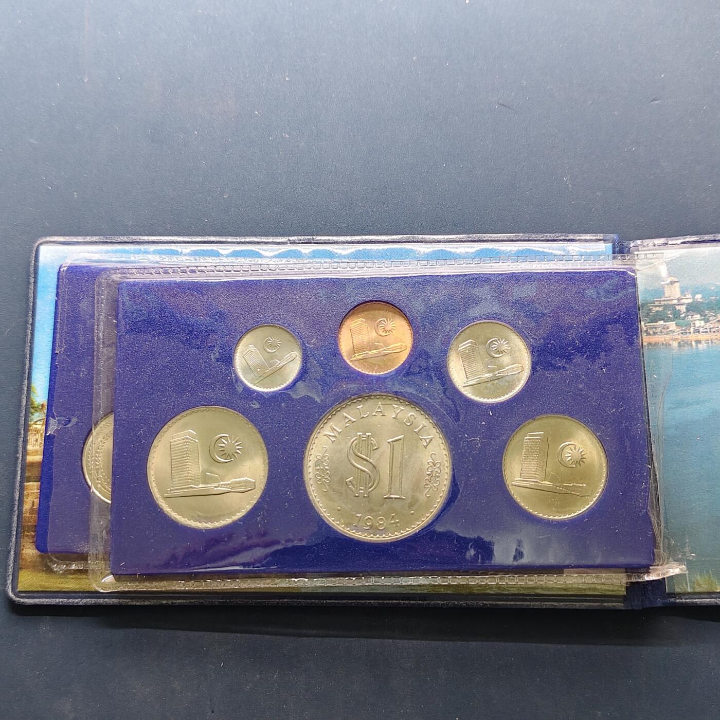 【全场包邮】纯粹捡漏拍504场-更新中 新加坡1981-1982年首版动物版6枚套币+马来西亚1981-1984年首版大楼版6枚套币-2套合装旅游纪念套装