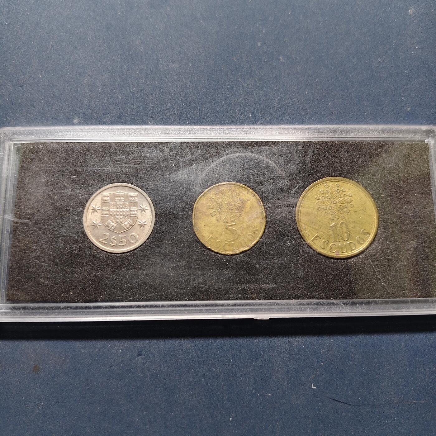 【全场包邮】纯粹捡漏拍504场-更新中 葡萄牙盒装各年份3枚套币