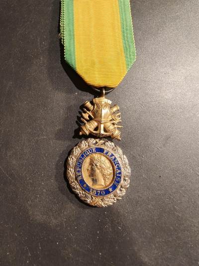 老王徽章第183期 - 法国军事奖章    三共时期   950银镀金珐琅    20g