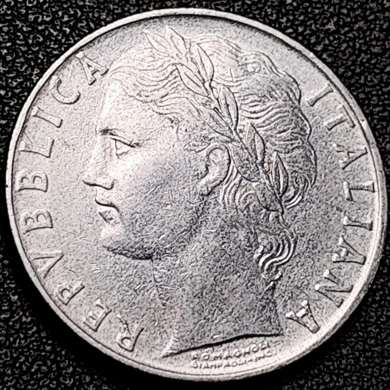 泉币菌-第193场- 新年第一场 新年快乐 本场拍品多 请提前出价 意大利早期100里拉 月亮和记忆女神密涅瓦 不锈钢币 27.8mm