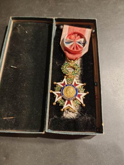 老王徽章第183期 - 法国军官级社会奉献功绩勋章     原盒
