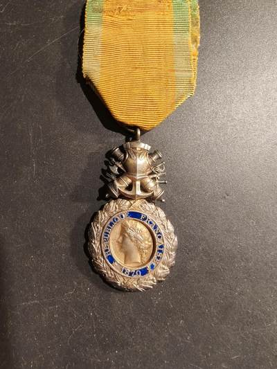 老王徽章第183期 - 法国军事奖章    三共时期   950银镀金珐琅    20g