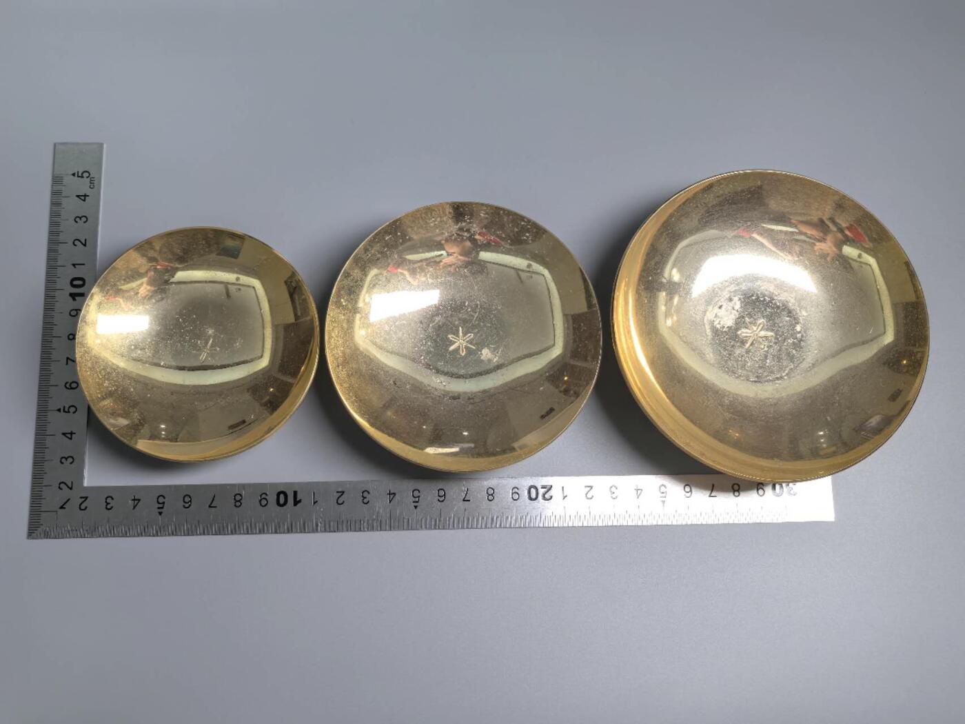 小驴勋章奖章收藏2月22日周日晚六点拍卖（珍爱和平，收藏战争，铭记历史，勿忘国耻，忠党爱国。有偿代拍，送拍规则在简介最后，参拍须阅读规则后再参拍，关系到运费包装发货时效真假辨别等关键信息，拍卖时不再发原图，看大图店主微信码在拍卖店铺介绍里） 酒杯一组