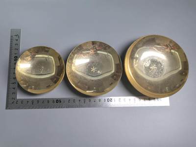 小驴勋章奖章收藏2月22日周日晚六点拍卖（珍爱和平，收藏战争，铭记历史，勿忘国耻，忠党爱国。有偿代拍，送拍规则在简介最后，参拍须阅读规则后再参拍，关系到运费包装发货时效真假辨别等关键信息，拍卖时不再发原图，看大图店主微信码在拍卖店铺介绍里） - 酒杯一组