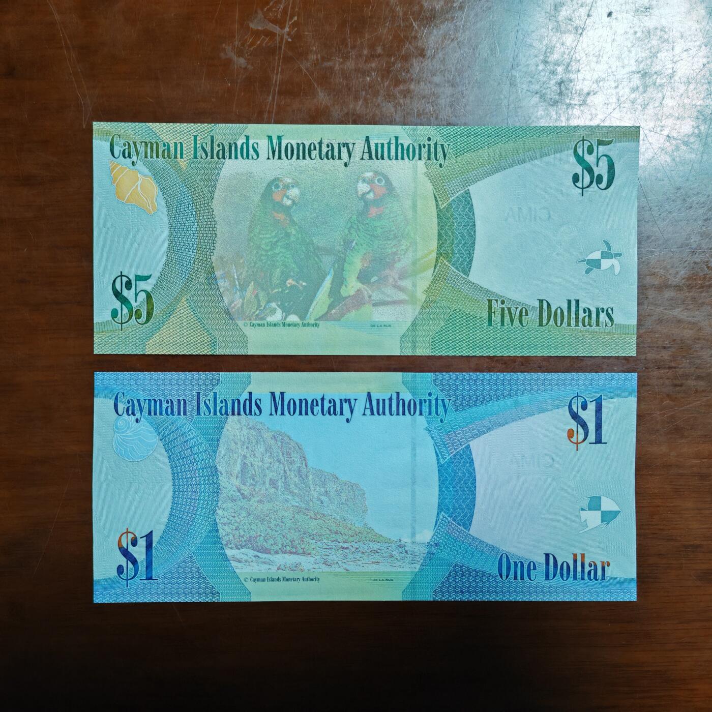 【礼羽收藏】🌏世界钱币拍卖125期 （一组2张）【UNC】欧洲 开曼群岛 1.5 5面值首冠百位号