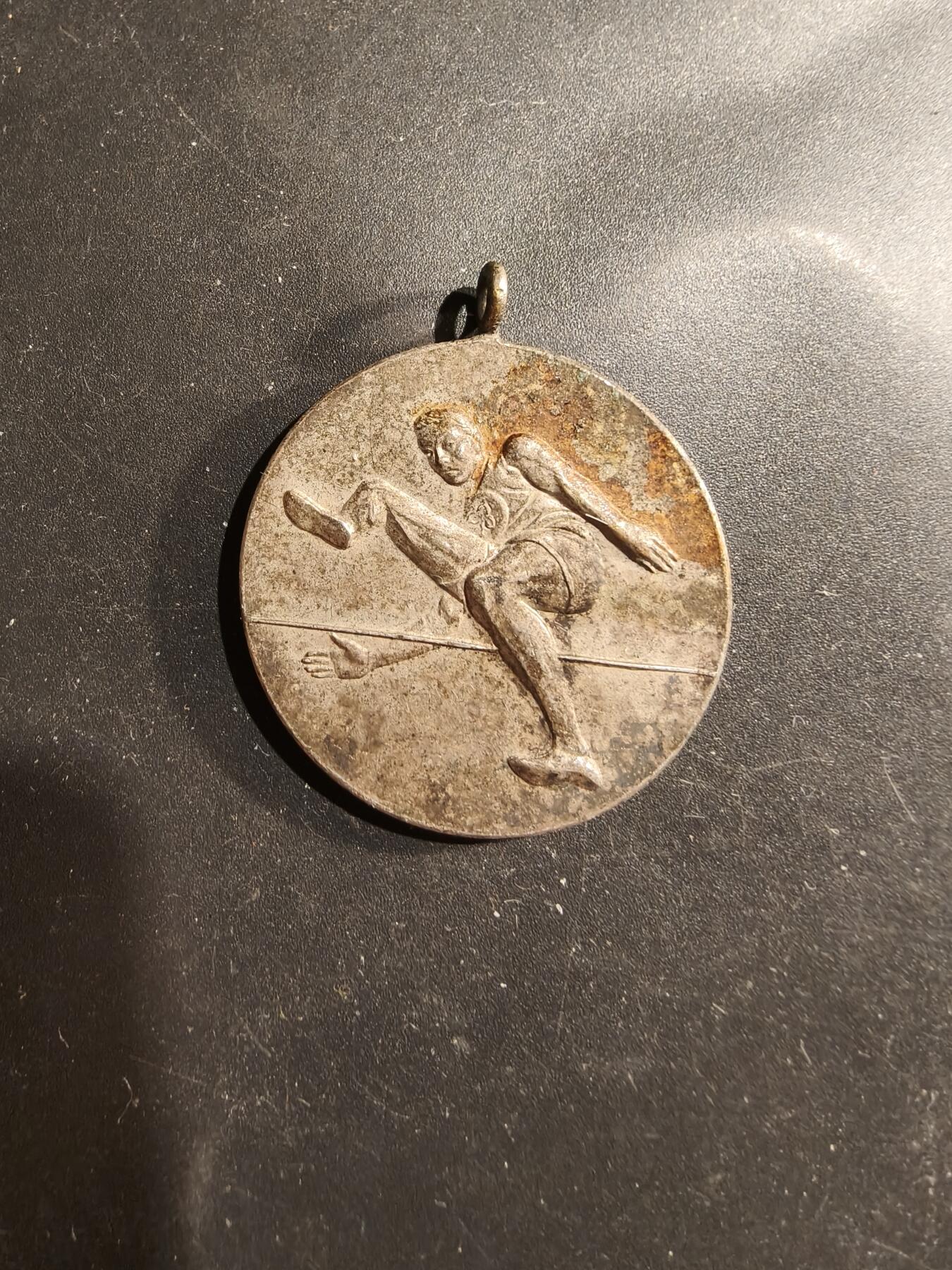 老王徽章第183期 德国体育奖章    1925年实发