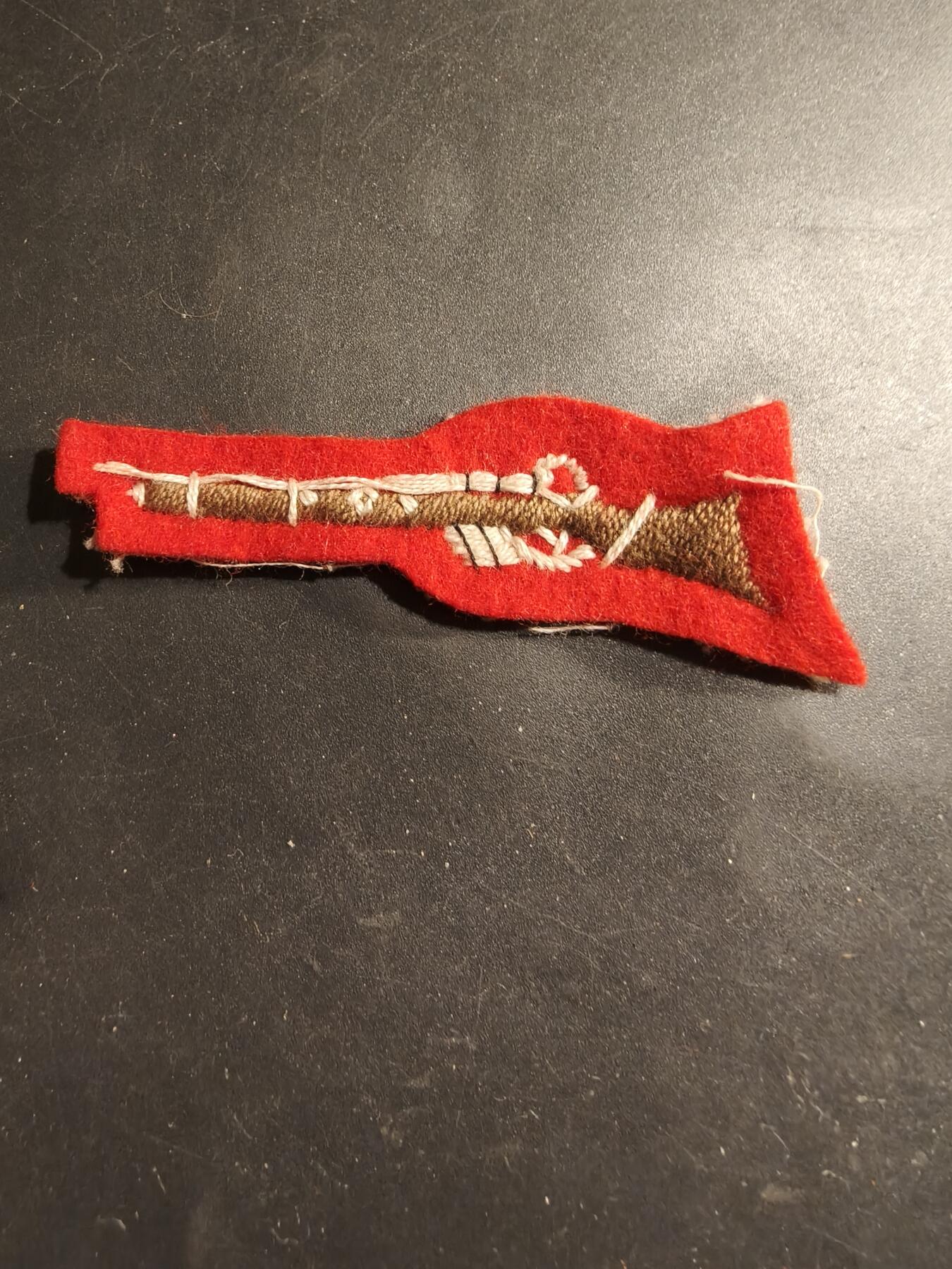 老王徽章第183期 英国陆军步枪专家技能章   礼服版